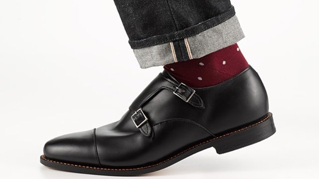 Çorap giyebileceğiniz bir pantolon tercih ettiyseniz, çoraplarınızın kıyafetinizi tamamlayan bir renk veya desene sahip olmasına özen gösterin derim.