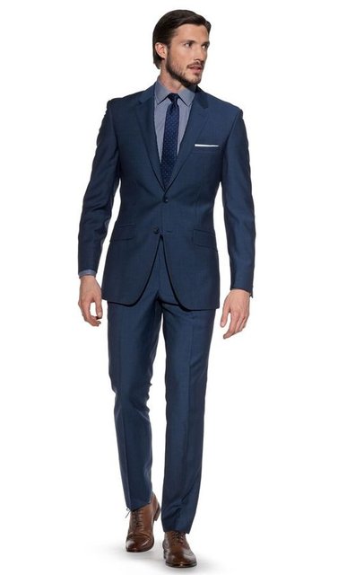 Eğer takım elbise sizin için, sık kullanılanlar listesinde ise, o zaman mutlaka üzerinize oturan ve fit görünebileceğiniz bir kesime sahip olmalı.