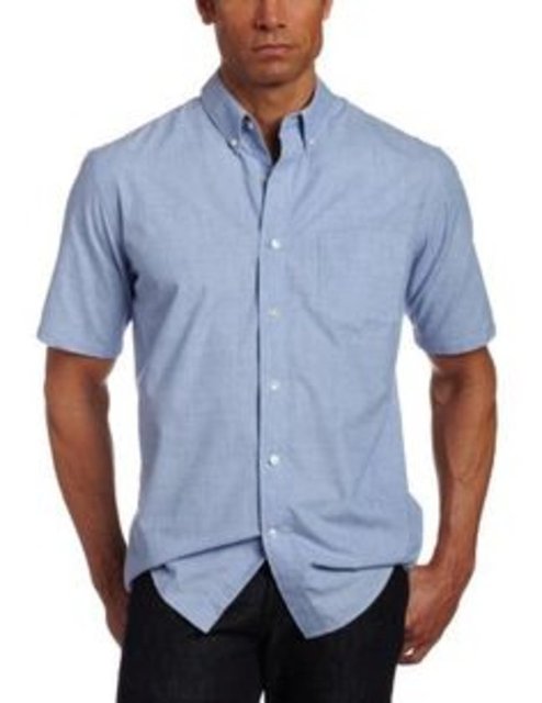 Kısa kollu gömleklerde, hoşlanılmayanlar listesinde yer alıyor. Bence, 40 yaşın üzerindeki beyler tercih edebilirler, ama, dışında kalanlarda ben de itici buluyorum.