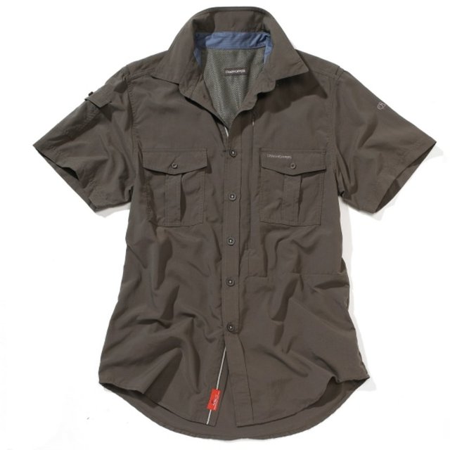 Rengi, modeli, deseni ne olursa olsun asla ve asla kırışık bir gömlek veya t-shirt'le aynı karede olmamalısınız.