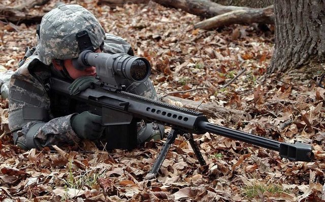 Öncelikle savaş ve çatışma bölgelerindeki keskin nişancı personel düşünülerek tasarlanan kurşun, DARPA'nın "EXACTO" adlı programınca geliştirildi.