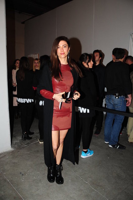 BAŞAK DİZER