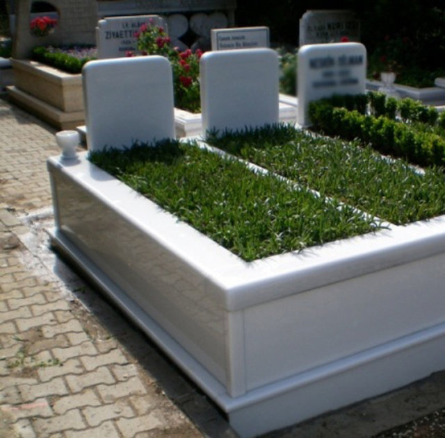 3. Kabir nimetleri: Kabirde de mümine bir takım nimetler verileceği yine Kur'ân ve hadislerde haber verilmektedir. Bu nimetleri şöylece sıralayabiliriz: