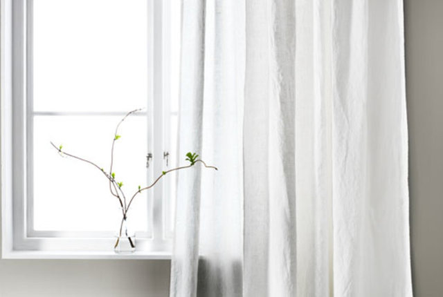 Kış aylarında sürekli çalışan ısıtma sistemi ve yeterince açılamayan pencereler sebebiyle tül ve perdeleriniz is içinde kaldı. Şimdi onları güzelce yıkayın ve asıl renklerini hatırlayarak içinizin açılmasını sağlayın.