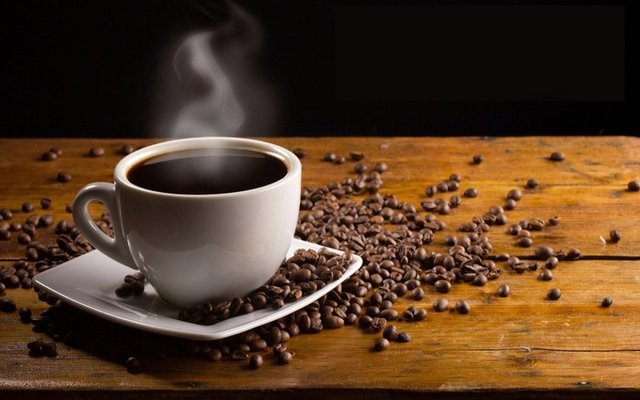 Prostat kanseri: 2011'de yayınlanan 50 bin kişiyi inceleyen bir araştırma prostat kanseri riskinin günde 3 bardak kahve tüketenlerde yüzde 30, 6 bardak tüketenlerde yüzde 60 azaldığını bildiriyor.