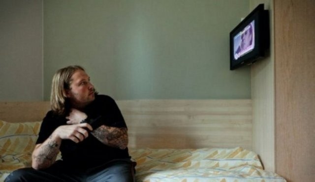 Norveç kanunlarına göre, en acayip suçu da işleseniz (seri katil olup onlarca kişiyi öldürmek gibi) 21 yıldan fazla hapis yatamıyorsunuz.