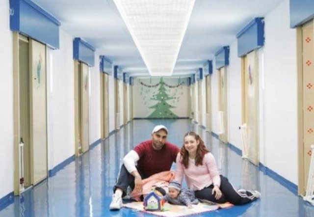 Madrid'den 40 kilometre uzaktaki kasabada yer alan bu hapishanede aileler için 36 hücre bulunmakta. Şu an bu hücrelerin 16'sı çoğu Latin Amerikalı mahkûmlarla dolu.