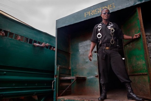 Aralarında seri katillerin de yer aldığı merkez hapishanesinde toplam bin 100 mahkum var.