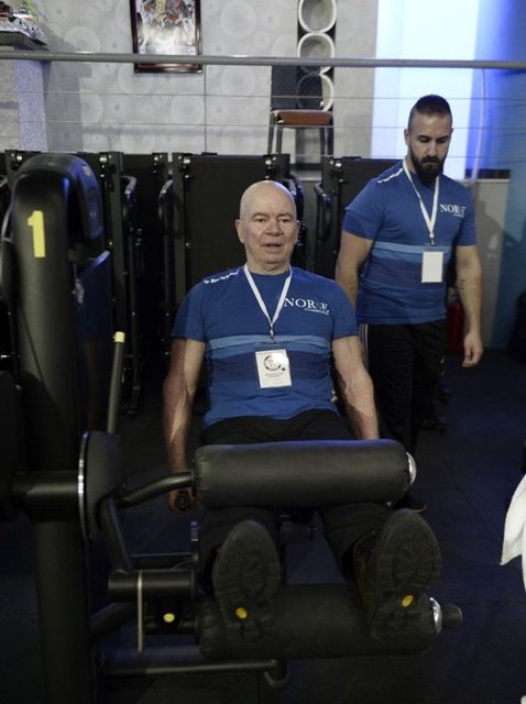 Yaklaşık 60 yıldır ağırlık kaldırdığını belirten usta spor adamı, "Çok şükür bugüne kadar deneyip de kıramadığım rekor olmadı. Bu rekor için de hesaplamalarımı yaptım ve mümkün olduğunu gördüm" dedi.