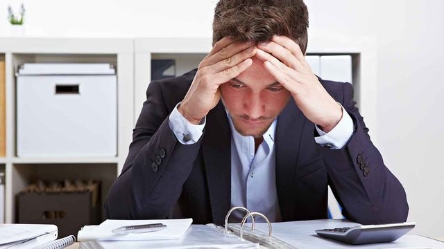 Men's Sexual Health kitabının yazarı profesör Barry McCarthy, stresin en büyük libido düşmanı olduğunu söylüyor ve öncelikle stresten uzak kalmayı öneriyor.