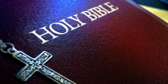 günahkar, zalim, öfkesine yenik, müfteri, sefih, gaddar, iyilik düşmanı, hain, pervasız, gururla şişkin, Tanrı'yı sevmekten çok hazlara düşkün, dinin kudretini inkar ederken onun sadece biçimini gözeteceklerdir. Bu insanlardan yüz çevir."