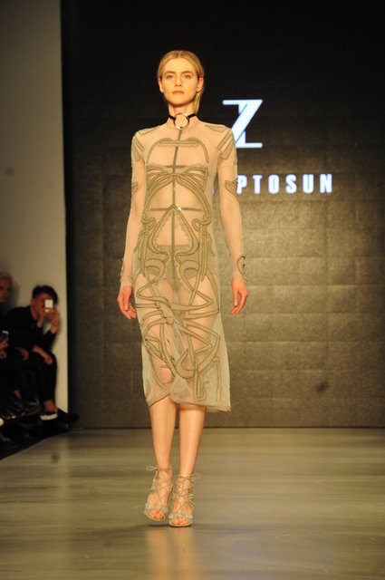 ZEYNEP TOSUN DEFİLE