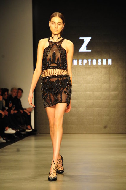 ZEYNEP TOSUN DEFİLE