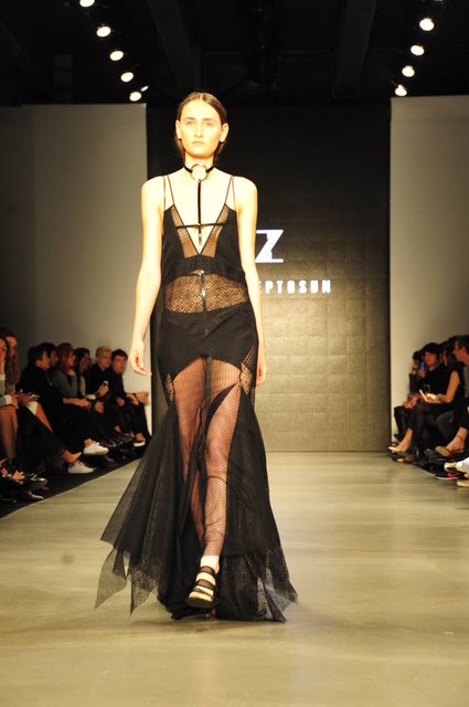 ZEYNEP TOSUN DEFİLE