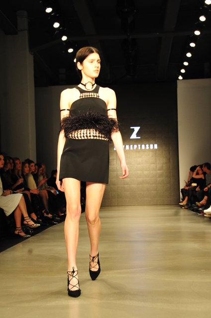 ZEYNEP TOSUN DEFİLE