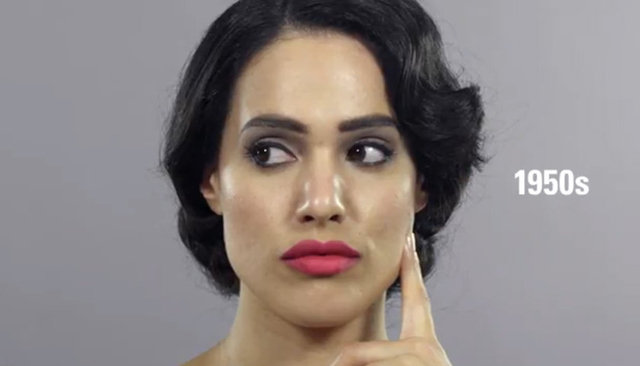 1950'ler - Saçı arkada topuz yapmak dönemin alamet-i farikalarından biriydi