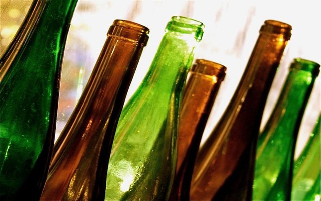 Dünya Rakı Günü: Aralık'ın ikinci cumartesi günü 2006 yılından beri yurt içi ve dışında Dünya Rakı Günü olarak kutlanıyor.