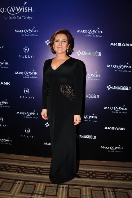 REVNA DEMİRÖREN 