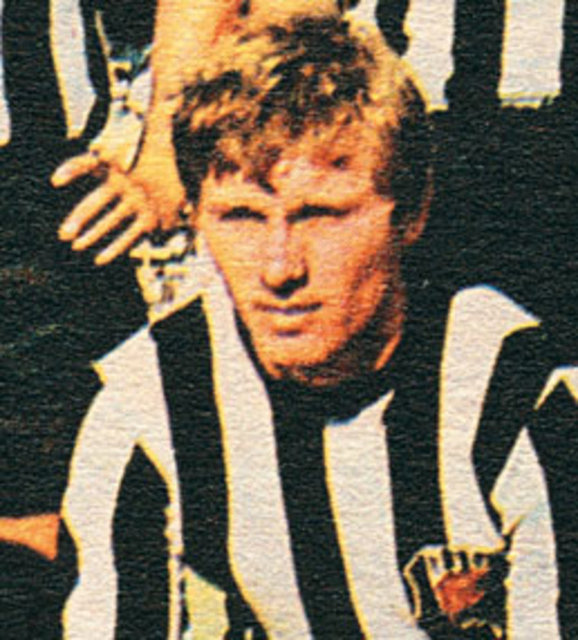 5 - Zekeriya Alp - Sol kanattan attığı müthiş deparları hala akıllardadır.O da tıpkı Rıza gibi görev yaptığı kanadı komple kontrol eden, hem hücumda, hem savunmada etkili, siyah beyazlı forma ile efsaneleşmiş bir isim. Takımının sol koridoru komple ona emanet.