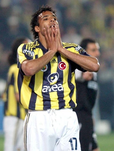 4 - Pierre Van Hooijdonk