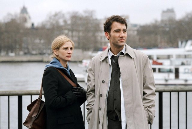 Julia Roberts ve Clive Owen, "Closer" filminde oynadılar.