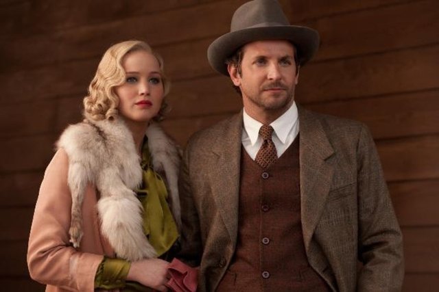 Serena adlı filmde de bir karı- kocayı canlandırdılar. İşte aşklarıyla sinemaya damga vuran birçok kez birlikte kamera karşısına geçmiş oyuncular...