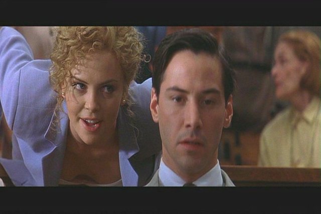 Charlize Theron ve Keanu Reeves, The Devil's Advocate (Şeytanın Avukatı) filminde bir çifti canlandırdı.
