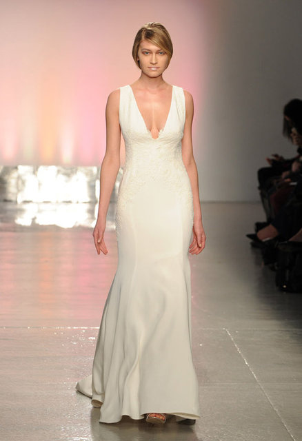 Şimdi ise, bu özel gün için koşuşturmalı, çoktan seçmeli, bu yüzden biraz kararsızlığın, biraz da, sonu bol soru işaretli cümlelerin zihinde mıhlanıp kaldığı, ama her şey bir tarafa belki de hayatınız boyunca yaşayabileceğiniz en tatlı telaşların zamanı.