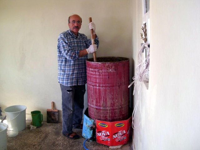Zekeriya Sabunci: Mardin'in Derik İlçesi'nde yaşayan 3 Ermeni asıllı vatandaştan biri olan Sabunci, Mardin adaylığı için HDP'ye başvuruda bulundu.