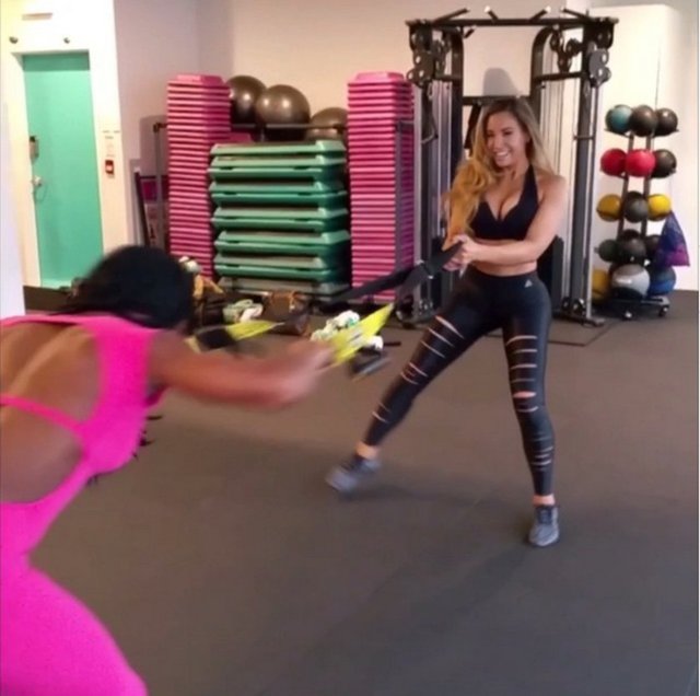 Lyzabeth Lopez – 1.6 milyon takipçi