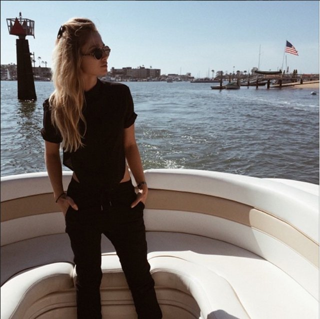 Alyssa Julya Smith – 74,000 takipçi