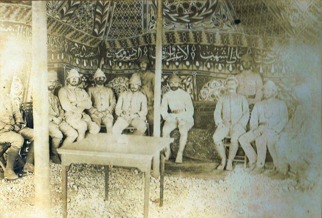 Enver Paşa Libya Cephesi'nde.