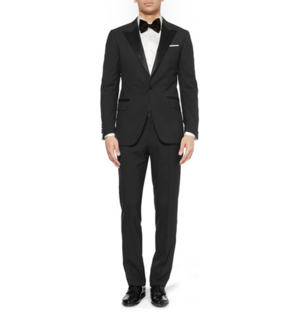 Yine, bu sezon smokin takımların daha slim - fit formlu olduğuna şahit olacağız. Ceketler  vücuda oturacak, pantolonların kesimleri daralacak ve paçaları daha kısa olacak.