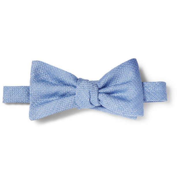 Bununla birlikte, siyah ve lacivertin hemen ardından gelen en belirgin renk mavi ve tonları. Farklılığınızı ortaya koymak istiyorsanız, mavinin tonlarını, stil duygunuzu ifade etmek için ise laciverti tercih edebilirsiniz.