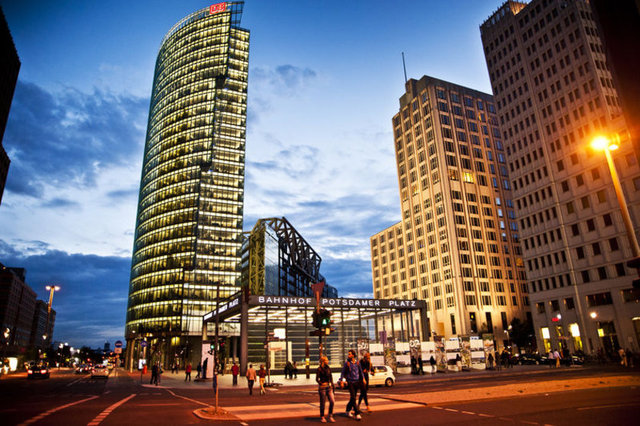 Berlin’de İstanbul Ruhu Levent Özçelik, Berlin gezi rehberi, Berlin'de ...