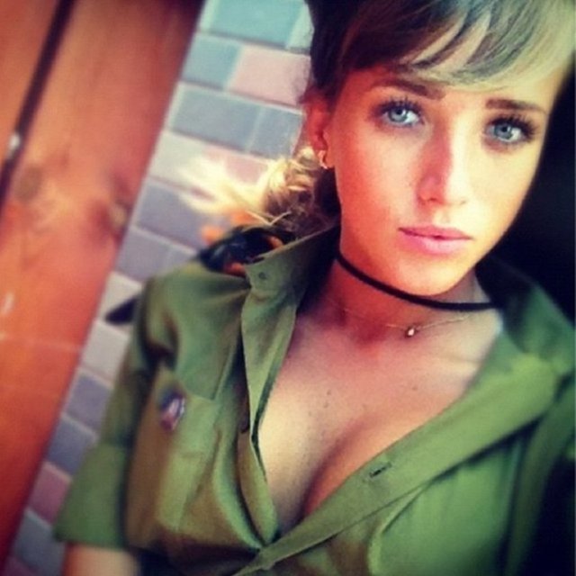 İşte dünyanın diğer ordularından kadın askerler