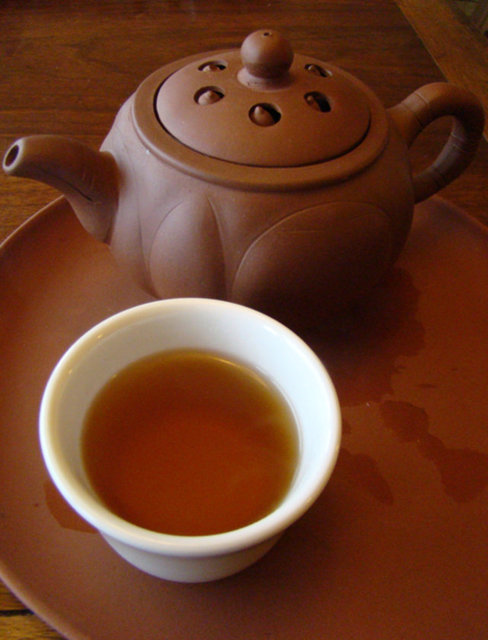 Fransız bilimadamlarına göre düzenli çay içmek kalp ve damar hastalığı dışındaki nedenlerden ölme riskini yüzde 24 azaltır.