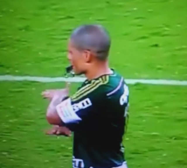 Maçın son düdüğü ise Alex de Souza'dan geldi.