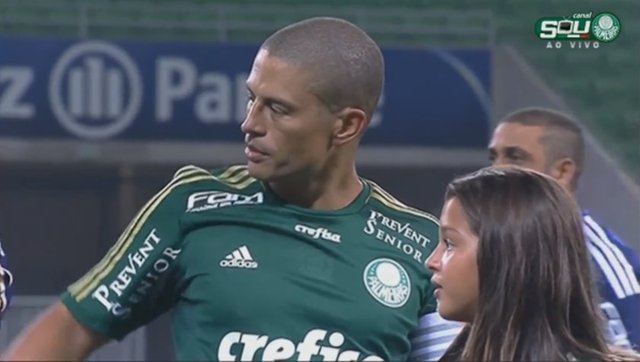 Fenerbahçe'nin eski Brezilyalı yıldızı jübilesinde iki gol, bir asistle yıldızlaştı. Tuncay Şanlı da fileleri de iki kez havalandırdı...