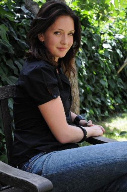 Yasemin Kay Allen 1970'ler ve 80'lerde Türkiye'de oyuncu ve şarkıcı olarak tanınan Suna Yıldızoğlu'nun kızı. -