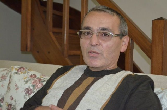 Saat 20.00'ye kadar aralarında Berkin Elvan'ın babası Sami Elvan'ın bulunduğu müzakereciler eylemciler ile telefonla görüşmeyi sürdürdü.