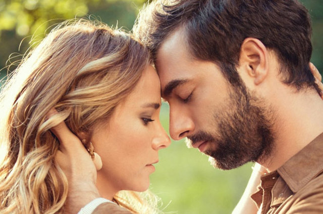 Ünlü oyuncu Burçin Terzioğlu, 'Poyraz Karayel' dizisi için imaj değişikliğine gitti.