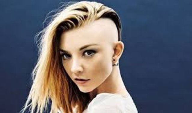 NATALİE DORMER   - 2014 ödül sezonunda kazıttığı saçlarıyla çok dikkat çekmişti.