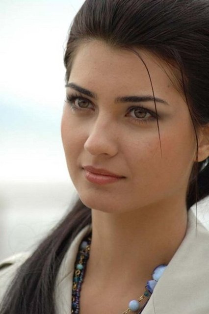 TUBA BÜYÜKÜSTÜN