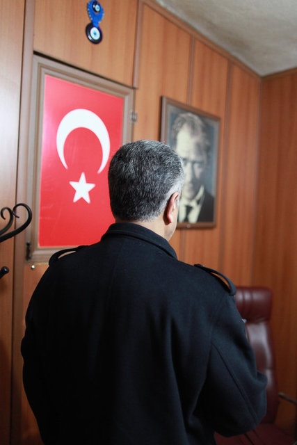 PATRONA "BABA" DİYORLAR - Genelevi işleten karı – koca patrona, "baba", "anne" diye sesleniyor; "Biz burada gerçekten bir aileyiz" diyorlar...