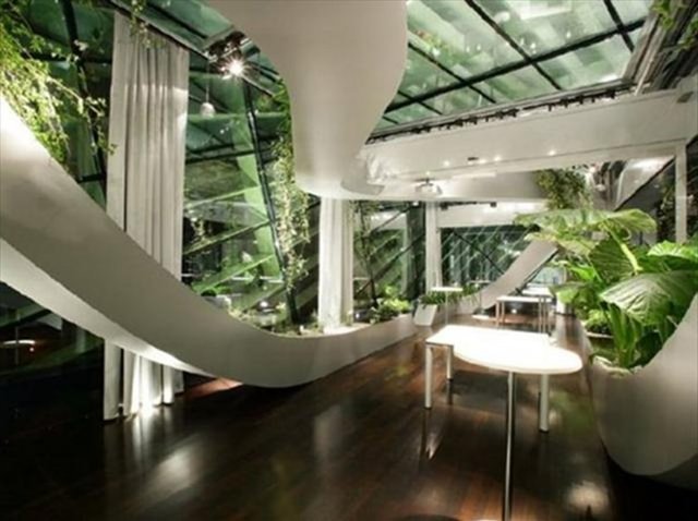 Bir ülkeye gittiğinizde muhtemelen ticaret ve sanayi odasını ziyaret etmek aklınızdan geçmez ama eğer Slovenya'daysanız bir uğramanızı tavsiye ederiz.