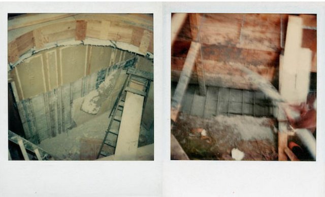 Playboy'daki makaleye göre 1977'den kalma bazı fotoğraflar, Malikâne'deki geniş çaplı bir kazı projesini gösteriyor. Fotoğraflarla ilgili Malikâne'nin genel müdürüne danışan Playboy çalışanları, şu cevabı alıyor: