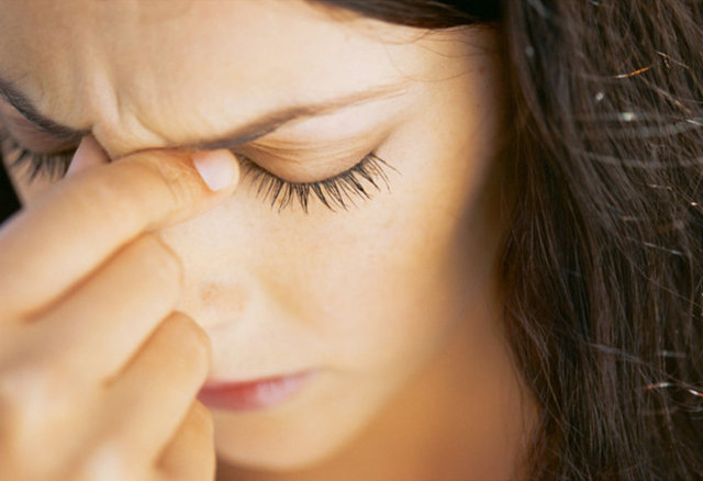 Yaşamlarındaki diğer insanlar ile ilişkileri bozulur,  işlerini ve eğitimlerini aksatabilirler.