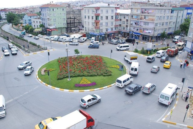 Bağcılar(Kirazlı) - Küçükçekmece(Halkalı) Metro Hattı: Bağcılar (Kirazlı) •Barbaros •Malazgirt •Mimar Sinan Caddesi • Fatih •Halkalı Merkez •Hastane •Yarımburgaz •Halkalı9,4 KM 14 dk