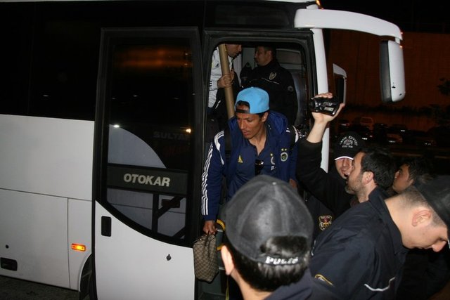 Fenerbahce Kafilesine Saldiri 68 Spor